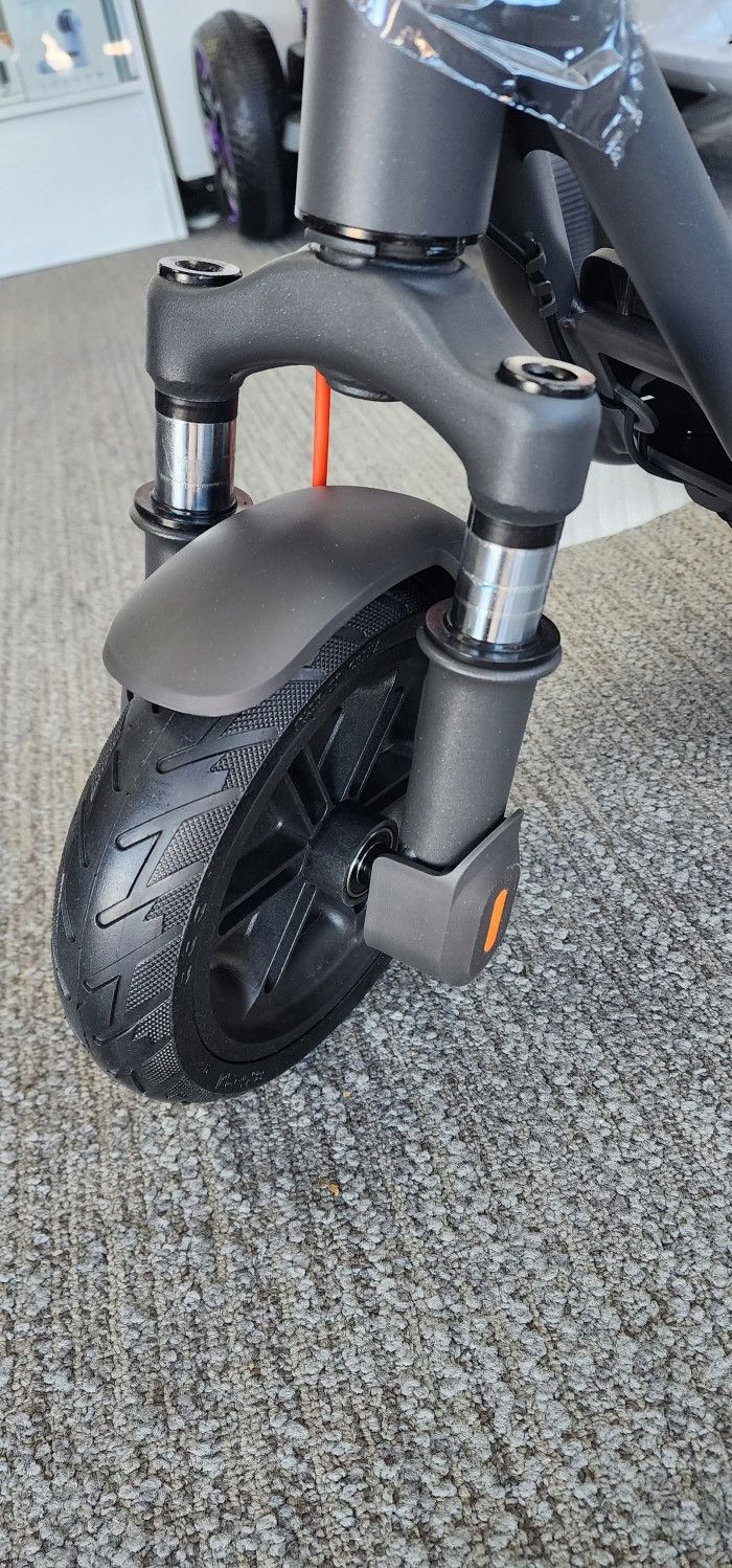 ELECTRIC SCOOTER FOR ADULTS
* BRAND MEGAWHEELS 2025
* WHEEL SIZE 8.5’’ SOLID TIRES