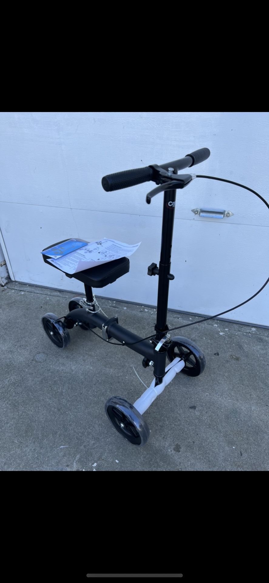 FOLDING KNEE WALKER
