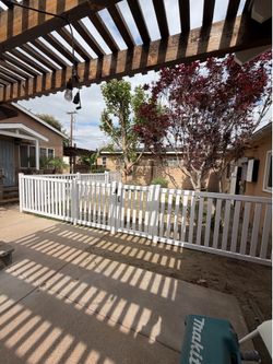 Vinyl fence piket