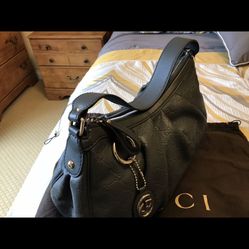 Designer GUCCI handbag like new! 100% Authentic purchased from GUCCI store. Ask about more details and offers!