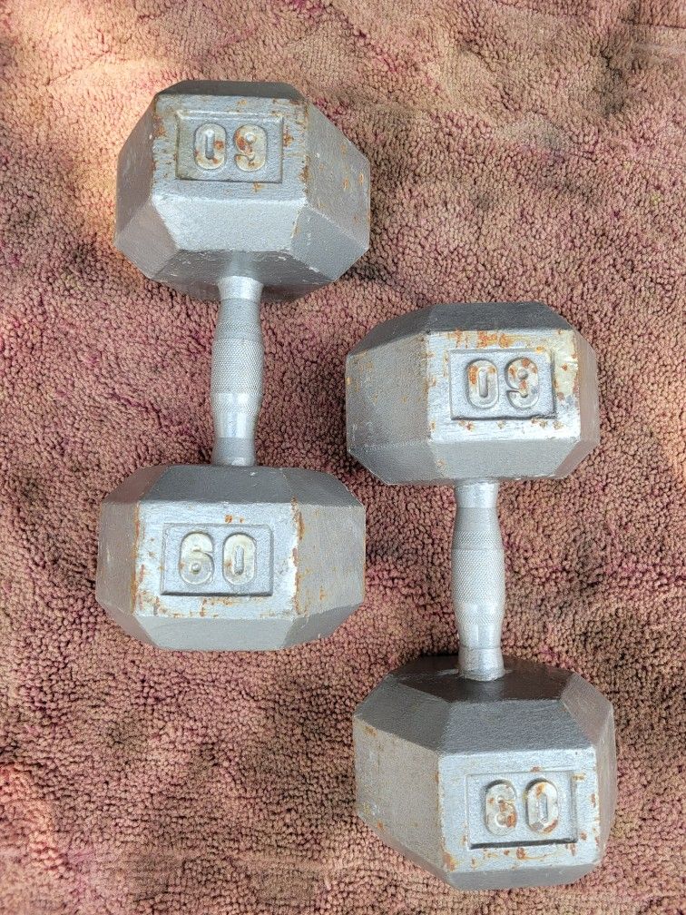 SET OF 60LB HEXHEAD DUMBBELLS TOTAL 120LBS 
7111.S WESTERN WALGREENS 
$120.    CASH ASH ONLY AS IS