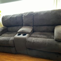 Dual Recliner Couch 
