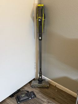 RYOBI ONE+ HP 18V WHISPER Advanced Cordless Handheld Vacuum Kit with charger (battery not included) USED LIKE NEW