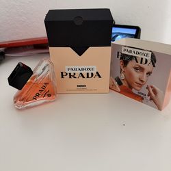 Prada Paradoxe Intense Perfume
