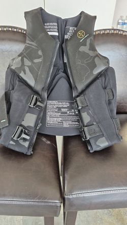 Hyperlite Life Vest Adult Small