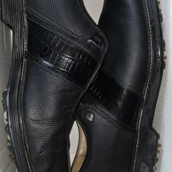 FootJoy Premiere Dryjoys mens golf shoes with ratchet lace system.