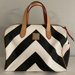 Dooney & Bourke Bag (leather) 