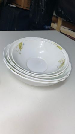 Set of 5 white lightweight Corelle / Opalware style soup and salad bowls