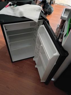 Mini fridge. Galanz