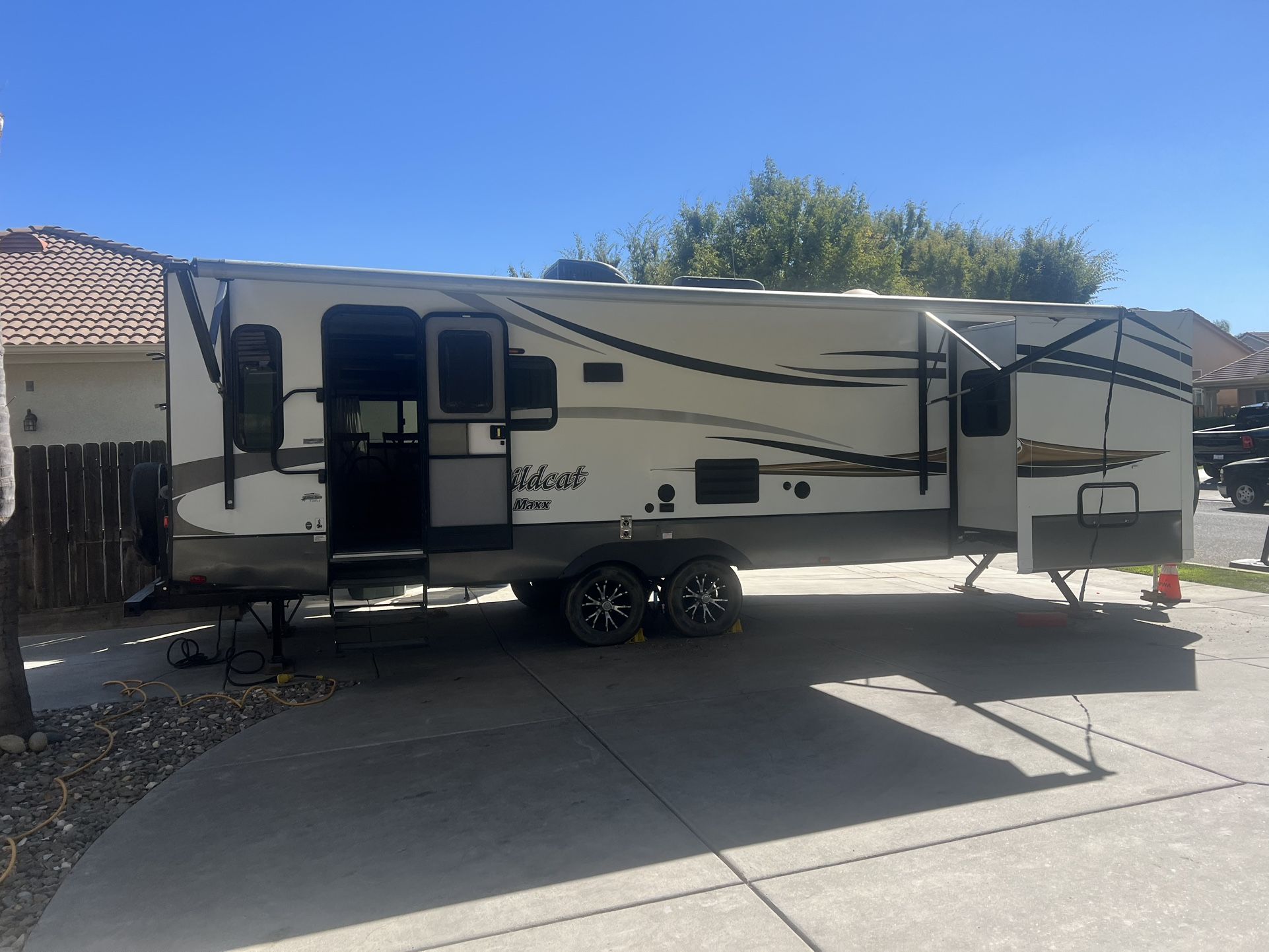 Wildcat Maxx Travel Tráiler