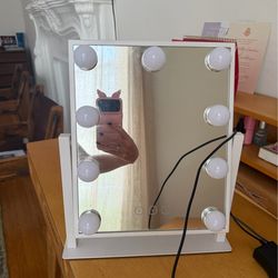 Light-Up Vanity Mirror