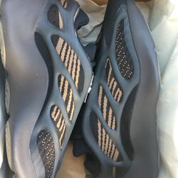 Yeezy 700 Clays Size 7