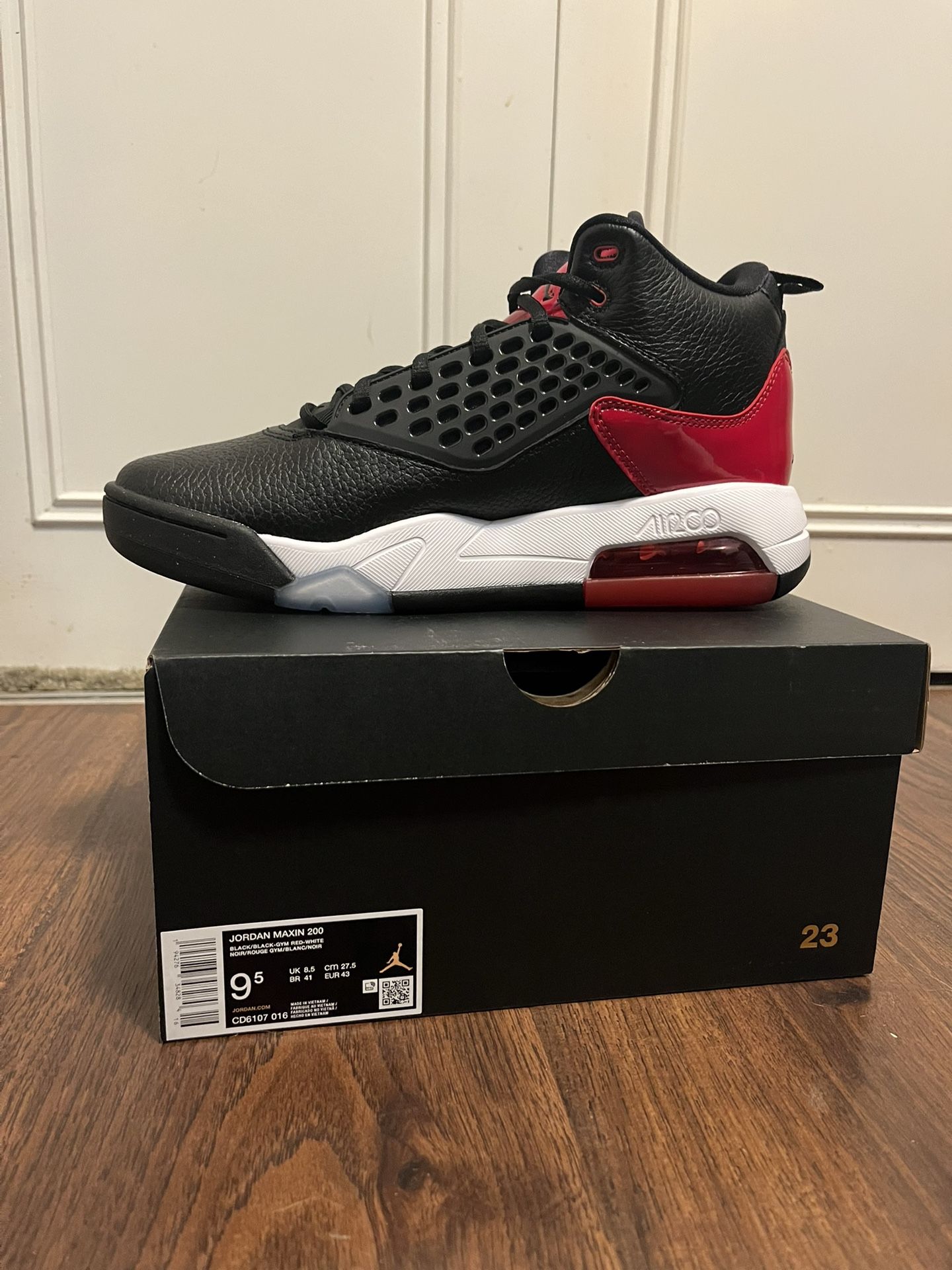 Jordan Maxin 200 Black Gym Red And White