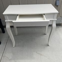 White Desk 