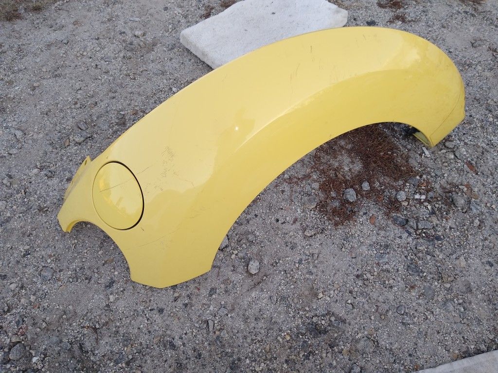 New Style Volkswagen fender. No damage to any tabs or mounts gas lid included.