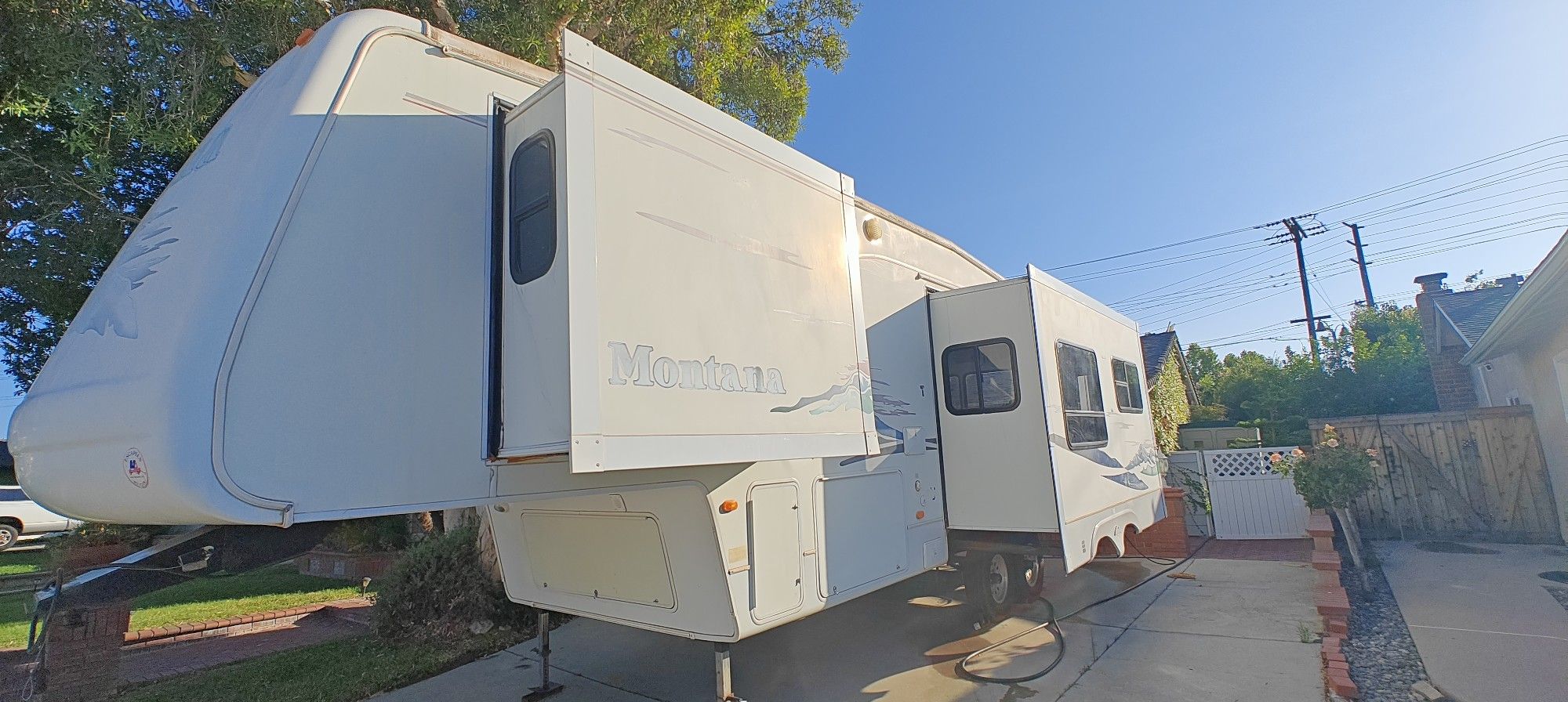 Keystone 5th Wheel RV 30FT Remodeled