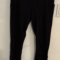 Black Lululemon crops