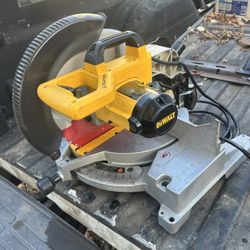 12” Dewalt Compound Mitre Saw