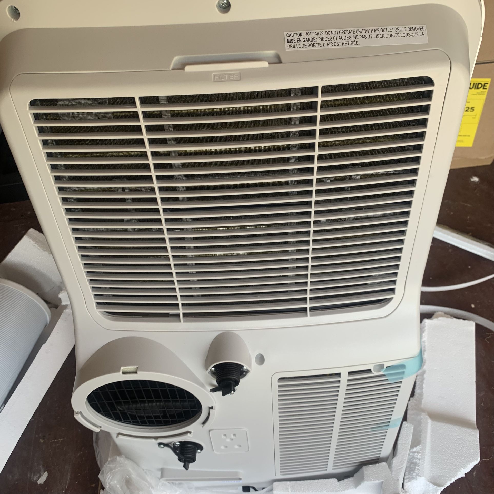 Seasons 13,500 BTU / 10,000 BTU SACC PORTABLE AIR CONDITIONER / HEAT PUMP
