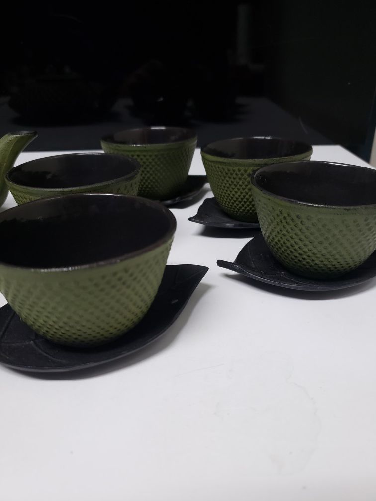 11pc iron green hobnail tea set