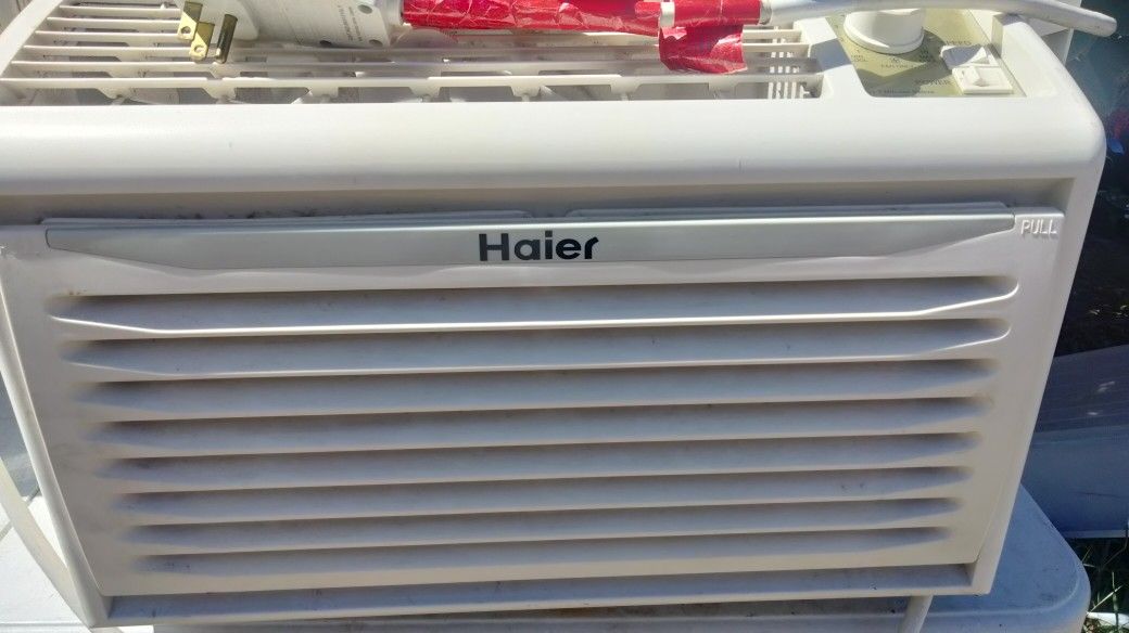 HAIER 5,000 BTU Window Air Conditioner