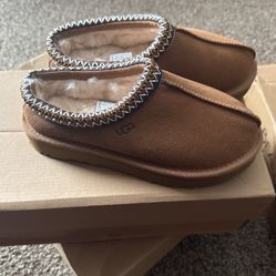 UGG Tasman Slippers-  Size Women 5- Chestnut 