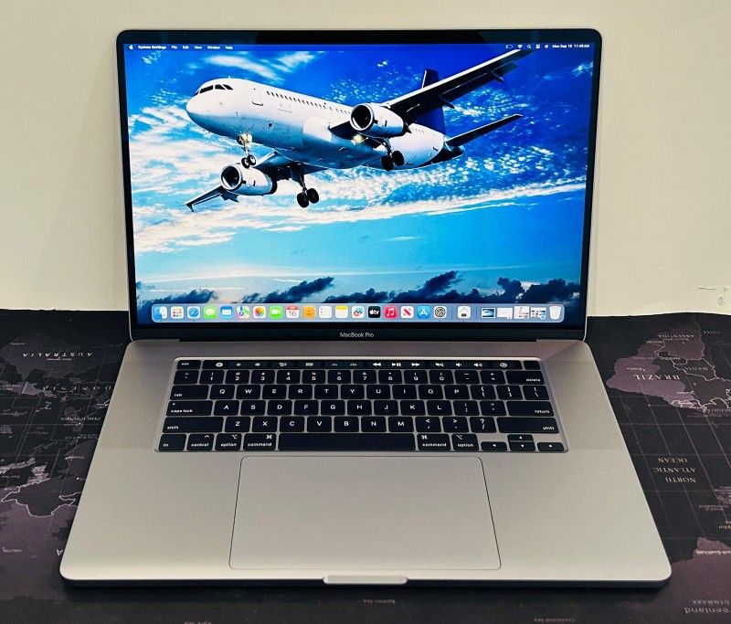 Apple MacBook Pro 2019 16” Core i7 32GB RAM 1TB SSD!!