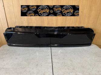 2025 2026 Lincoln Navigator Lower Gate