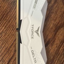 T-Force 16GB DDR5 5200m/b