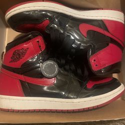 JORDAN 1 HIGH RED AND BLACK