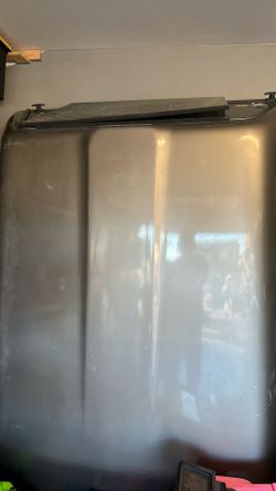 Leer Shell Came Of This Truck