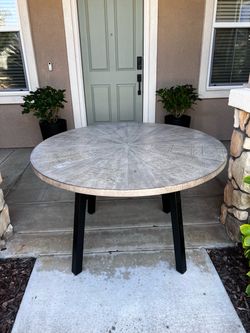 Round table