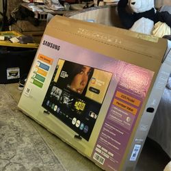 Samsung 50” Smart Tv crystal Uhd 2025 New 