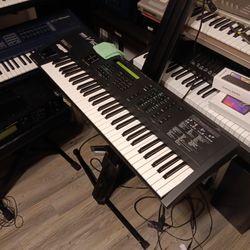 Yamaha V-50 Workstation Synthesized FM Synthesis 