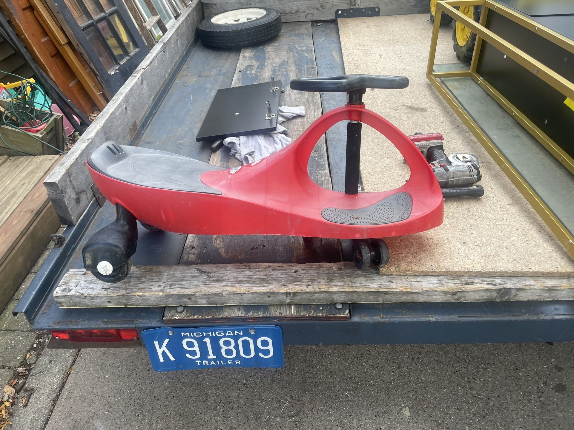 Plasmaacar Kids Scooter, rolls correctly, $5