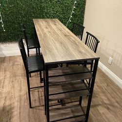 Doubble table 4 chairs minor damage