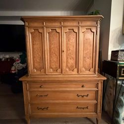 Dresser