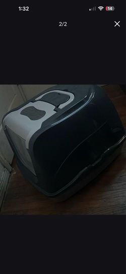 Litter box barely used like new