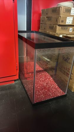 30gallon fish tank with decor