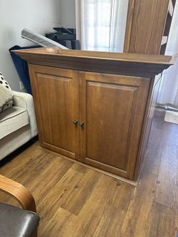 Solid Wood Entertainment Hutch