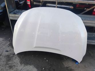 2018 Nissan Sentra hood