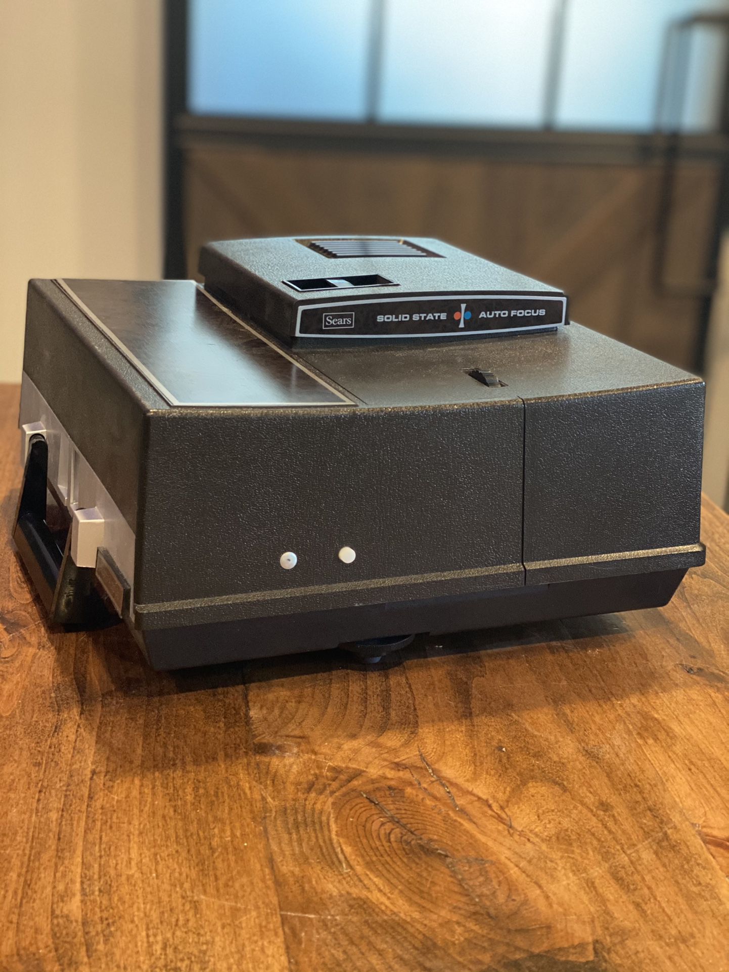 Vintage Sears Solid State Auto Focus Model 9884 Slide Projector