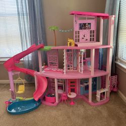 Barbie Dreamhouse Pool Party Doll House