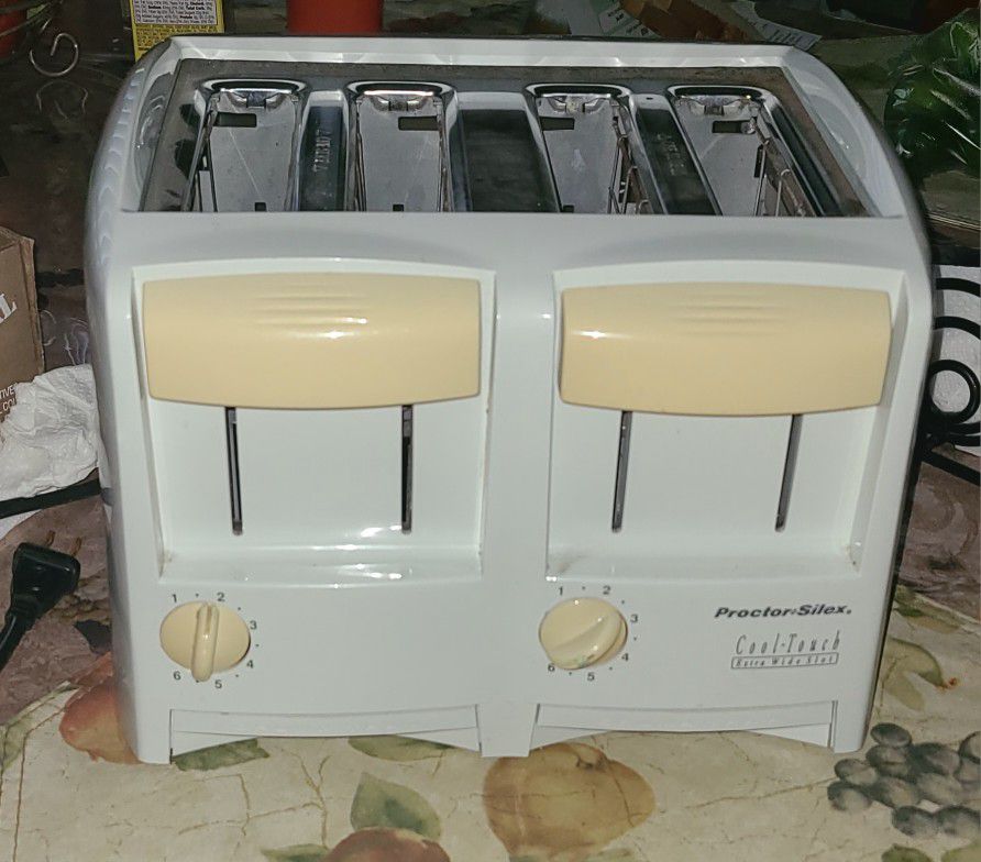 4 Slice Toaster 