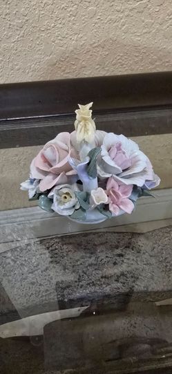Porcelain basket