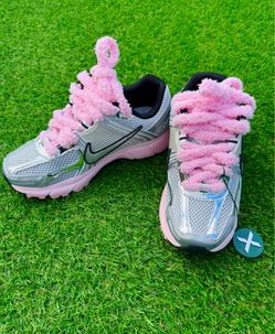 Nike Women’s Vomero 5 “Pink Laces” 🎀