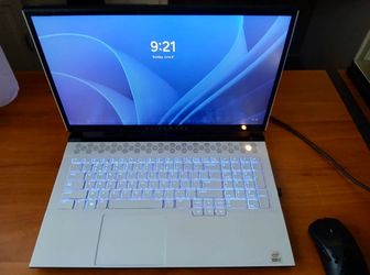 MINT Alienware M17 R4 (4K 2160P Display) i7-10870H RTX 3070 16GB RAM Laptop