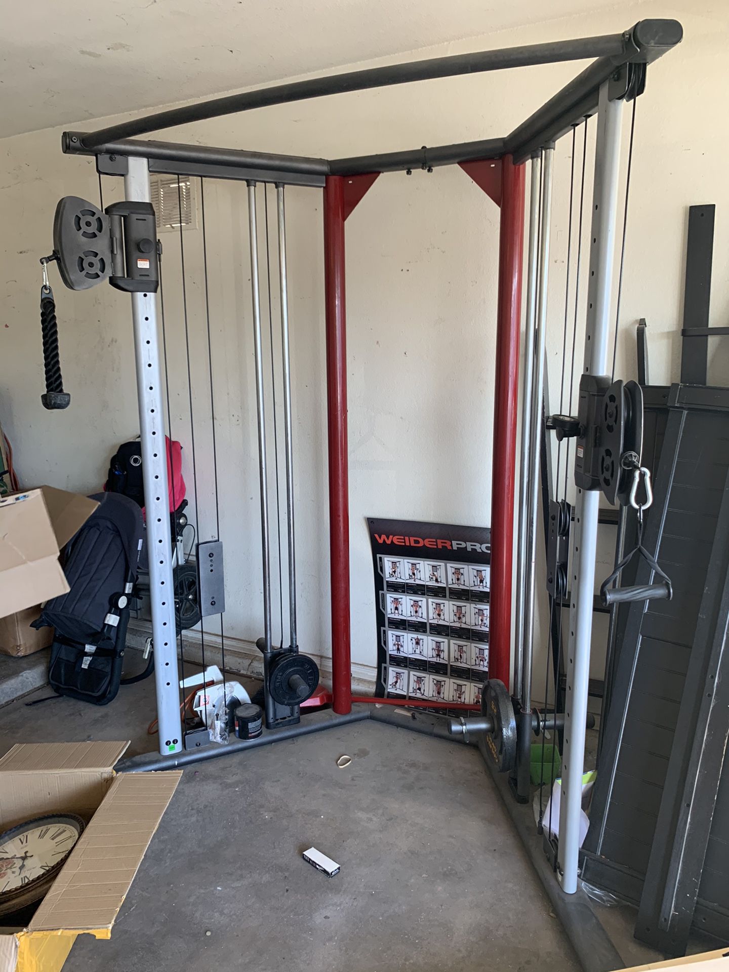 Cable weight machine w weights