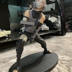Sasuke Figure
