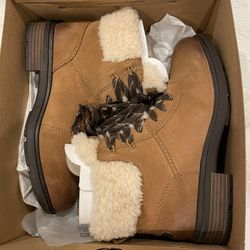 Ugg Harrison Cozy Lace-Up Waterproof Boot Size 8